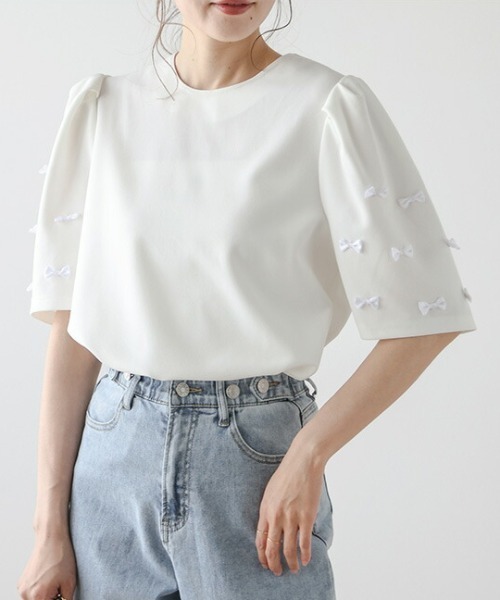 AMELY（エミリー）の「パフスリーブリボントップス（シャツ/ブラウス・レディース・ホワイト/ブラック・フリー）」の3枚目の写真