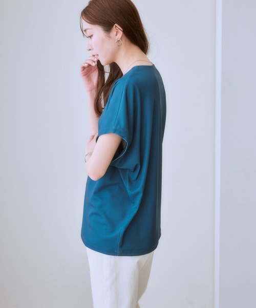 7days Life Styling(セブンデイズライフスタイリング)の「【接触冷感】シルケット加工ドルマンスリーブトップス(Tシャツ/カットソー・レディース・ダークグリーン/ネイビー/オフホワイト/ミント/ライトベージュ・LL/3L/S/M/L)」の15枚目の写真