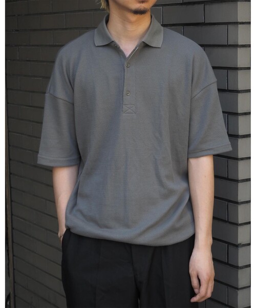 GLOSTER(グロスター)の「【限定展開】【SEABEES/シービーズ】Combat Waffle Polo ポロシャツ(ポロシャツ・メンズ・ダークグレー/ブラック/アイボリー・M/L)」の1枚目の写真