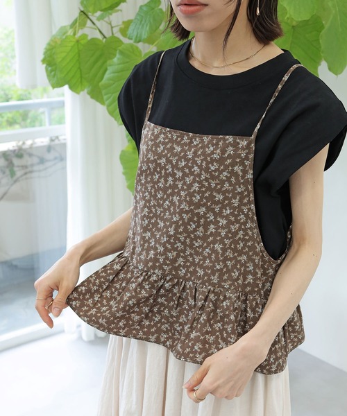 Crisp(クリスプ)の「【ZOZOTOWN限定カラー】2wayフラワーギャザーキャミ(シャツ/ブラウス・レディース・ブラック/ブラウン・FREE)」の2枚目の写真