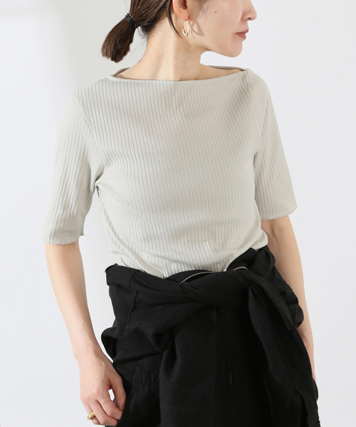 VERMEIL par iena（ヴェルメイユパーイエナ）の「アシンメトリーネックプルオーバー（Tシャツ/カットソー・レディース・チャコールグレー/アイボリー・FREE）」の2枚目の写真