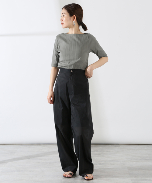 VERMEIL par iena（ヴェルメイユパーイエナ）の「アシンメトリーネックプルオーバー（Tシャツ/カットソー・レディース・チャコールグレー/アイボリー・FREE）」の7枚目の写真