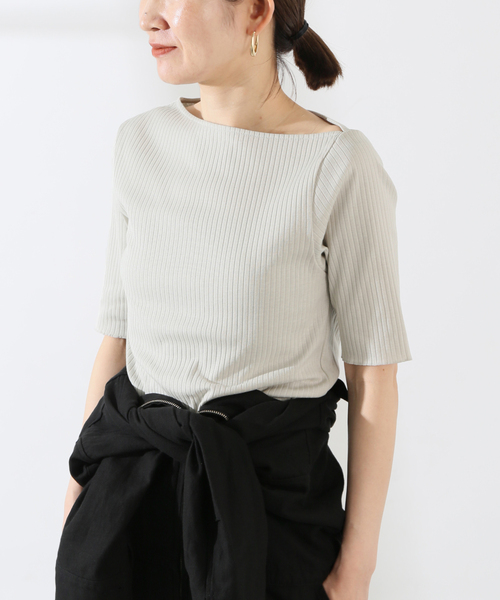 VERMEIL par iena（ヴェルメイユパーイエナ）の「アシンメトリーネックプルオーバー（Tシャツ/カットソー・レディース・チャコールグレー/アイボリー・FREE）」の9枚目の写真