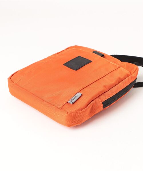 THE BROWN BUFFALO（ザブラウンバッファロー）の「BB SPECIAL  DELIVERY 420D（ショルダーバッグ・メンズ・ホワイト/オレンジ/ゴールド・FREE）」の6枚目の写真