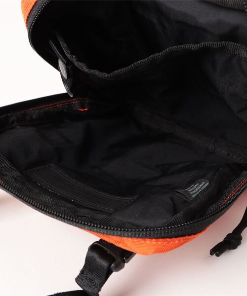 THE BROWN BUFFALO（ザブラウンバッファロー）の「BB SPECIAL  DELIVERY 420D（ショルダーバッグ・メンズ・ホワイト/オレンジ/ゴールド・FREE）」の7枚目の写真