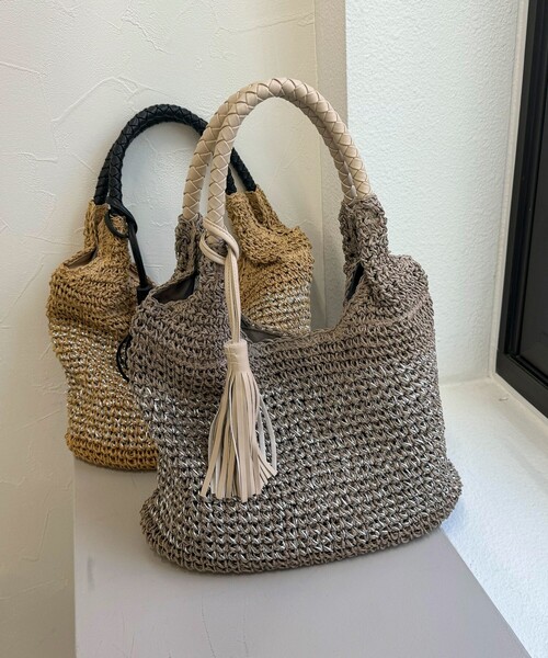 fredy emue（フレディエミュ）の「タッセル付ラメペーパートート（かごバッグ・レディース・ベージュ/グレイッシュベージュ・FREE）」の7枚目の写真