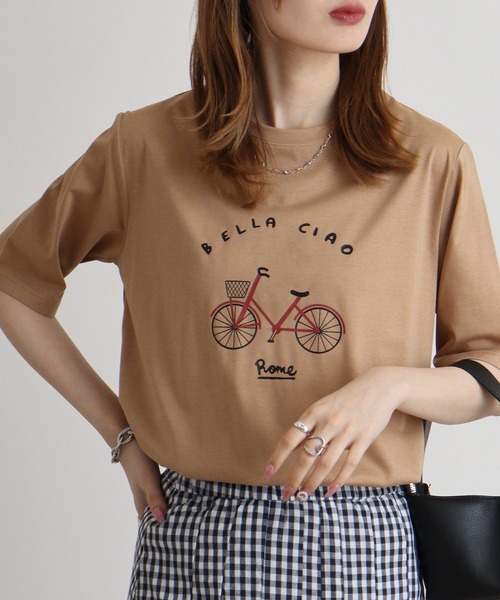 BRODIAEA(ブローディア)の「BRODIAEA 自転車イラストTシャツ(Tシャツ/カットソー・レディース・ピンク/モスグリーン/キャメル/グレイッシュベージュ/ブラック・40)」の21枚目の写真