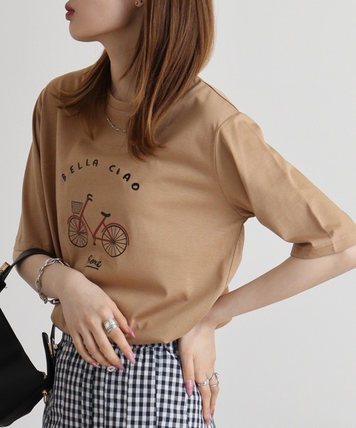 BRODIAEA(ブローディア)の「BRODIAEA 自転車イラストTシャツ(Tシャツ/カットソー・レディース・ピンク/モスグリーン/キャメル/グレイッシュベージュ/ブラック・40)」の22枚目の写真