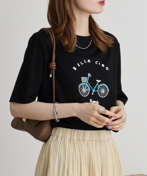 BRODIAEA(ブローディア)の「BRODIAEA 自転車イラストTシャツ(Tシャツ/カットソー・レディース・ピンク/モスグリーン/キャメル/グレイッシュベージュ/ブラック・40)」の6枚目の写真