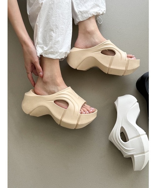 Didot.showroom(ディドット ショールーム)の「超軽量!EVA素材 | 厚底クッションサンダル(サンダル・レディース・ホワイト/ベージュ/ブラック・22.5cm/23cm/23.5cm/24cm/24.5cm/25cm)」の18枚目の写真