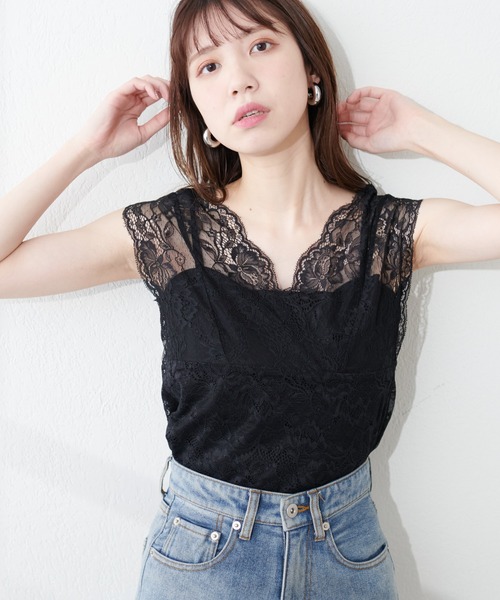 natural couture(ナチュラルクチュール)の「前後2WAY総レースインナー(キャミソール・レディース・ピンクベージュ/グレイッシュベージュ/ブラック/オフホワイト・FREE)」の6枚目の写真