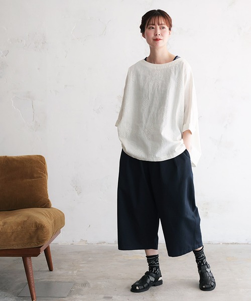 soulberry（ソウルベリー）の「白い刺繍のプルオーバー（シャツ 
