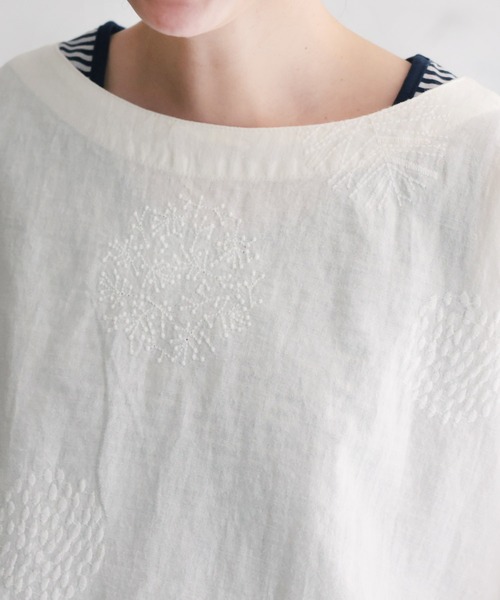 soulberry（ソウルベリー）の「白い刺繍のプルオーバー（シャツ 