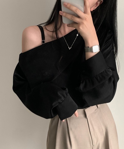 ECLIN(エクラン)の「ワンオフショルダーボリュウーム袖ブラウス(シャツ/ブラウス・レディース・ホワイト/ブラック・M/L/XL)」の11枚目の写真