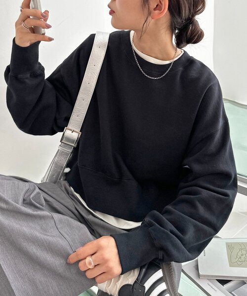 DISCOAT（ディスコート）の「【WEB限定】ショート丈カラースウェット（Tシャツ/カットソー・レディース・グレー/ピンク/ライム/ライトグレー/ブラウン/ホワイト系その他/ネイビー/ベージュ/オリーブ/ブラック/チャコールグレー/モカ・FREE）」の3枚目の写真