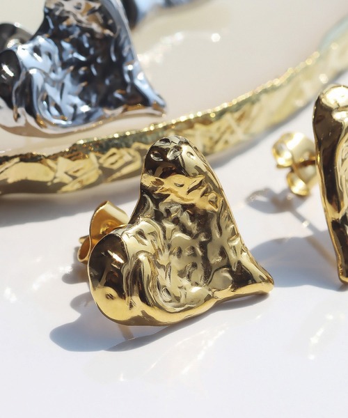 abaskdesign(アバスクデザイン)の「*金属アレルギー対応 ニュアンハートスタッズステンレスピアス(ピアス(両耳用)・レディース・シルバー/ゴールド・FREE)」の11枚目の写真