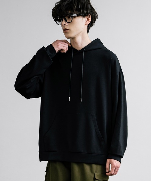 Rocky Monroe(ロッキーモンロー)の「オーバーサイズソフトダンボールプルオーバーパーカー無地/配色切替(パーカー・メンズ・ホワイト/ブラック系/ブラック/グレー系/アッシュ/ホワイト系/サックスブルー・LL/L/M)」の1枚目の写真