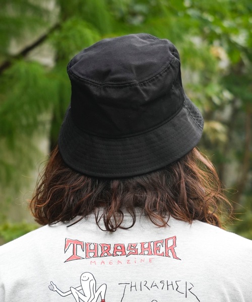 THRASHER(スラッシャー)の「THRASHER/スラッシャー BUCKET HAT スラッシャー バケットハット フェス カタカナロゴ刺繍 コットンツイル(ハット・メンズ・ベージュ/ホワイト/ブラック・FREE)」の5枚目の写真