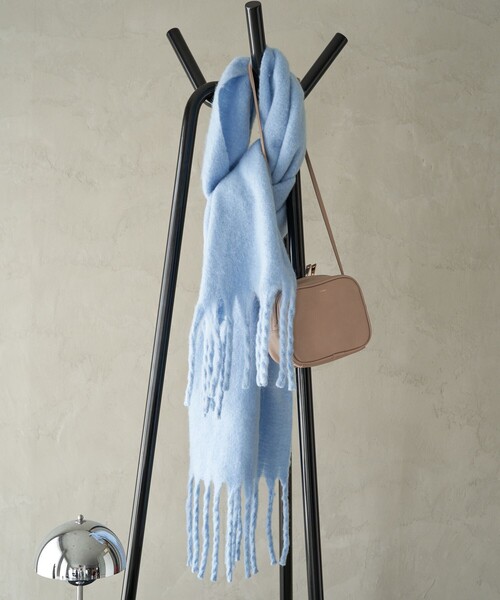 FREAK'S STORE（フリークスストア）の「ボリューム フリンジマフラー（マフラー・レディース・グレー/オフホワイト/サックスブルー/ピンク・ONE SIZE）」の9枚目の写真