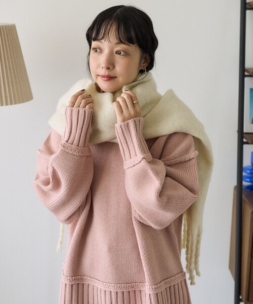 FREAK'S STORE（フリークスストア）の「ボリューム フリンジマフラー（マフラー・レディース・グレー/オフホワイト/サックスブルー/ピンク・ONE SIZE）」の14枚目の写真