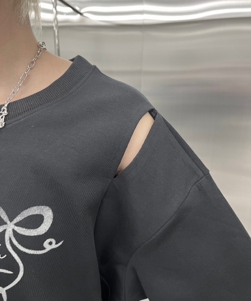 Never mind the XU / Chikashitsu+(ネバーマインド ザ エックスユー / チカシツプラス)の「【nmtc+】ribbon design sweat shirt / 【エヌエムティーシープラス】リボンデザイン長袖スウェット(スウェット・レディース・ブラック/グレー・ONE SIZE)」の7枚目の写真