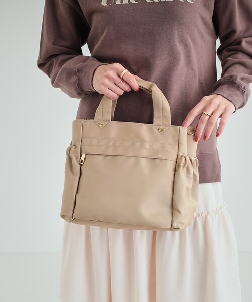 SHOO・LA・RUE（シューラルー）の「◆【撥水/2WAY】フロントファスナーポケットトートバッグ（トートバッグ・レディース・ブラック/ベージュ/ライトパープル・00）」の21枚目の写真