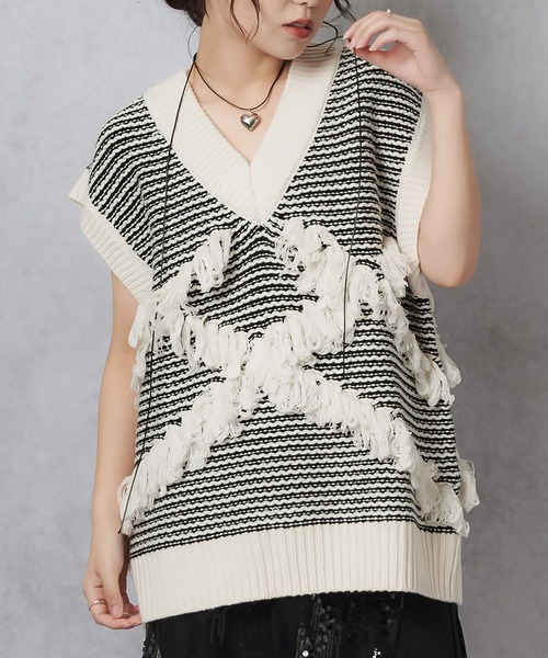 Lull（ルル）の「【Lull / ルル】モノトーンフリンジニットベスト（ベスト・レディース・オフホワイト/杢グレー・ONESIZE）」の3枚目の写真