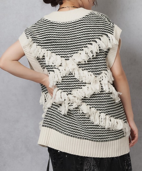 Lull（ルル）の「【Lull / ルル】モノトーンフリンジニットベスト（ベスト・レディース・オフホワイト/杢グレー・ONESIZE）」の5枚目の写真