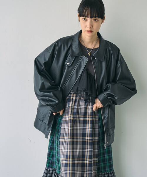 coen(コーエン)の「レザーライクA2ジャケット(ミリタリージャケット・レディース・ブラック/ダークブラウン・FREE)」の21枚目の写真