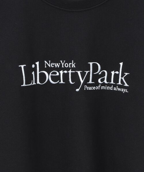 AMERICAN HOLIC（アメリカンホリック）の「Liberty Park刺繍スウェット1（スウェット・レディース・ブラック・M/L）」の14枚目の写真