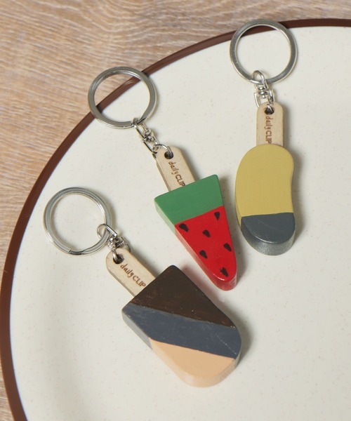 studio CLIP(スタディオクリップ)の「【daily CLIP】ウッドアイスキーホルダー(キーホルダー・レディース・イエロー/モカ/レッド・FREE)」の4枚目の写真