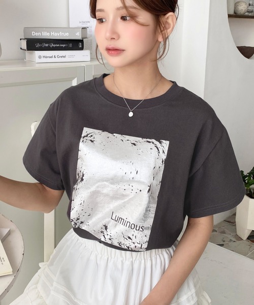 moment+(モーメントプラス)の「ヴィンテージライク箔プリント半袖Tシャツ(Tシャツ/カットソー・レディース・オフホワイト/ブラック/チャコールグレー・M)」の11枚目の写真