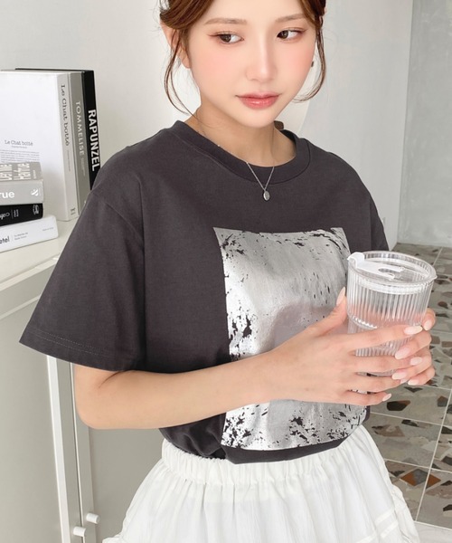 moment+(モーメントプラス)の「ヴィンテージライク箔プリント半袖Tシャツ(Tシャツ/カットソー・レディース・オフホワイト/ブラック/チャコールグレー・M)」の10枚目の写真