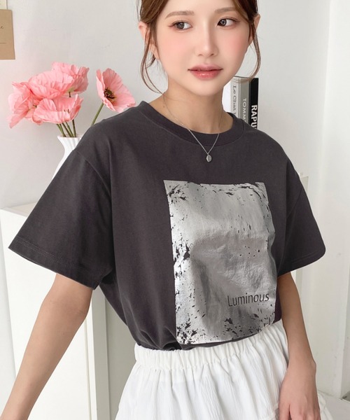 moment+(モーメントプラス)の「ヴィンテージライク箔プリント半袖Tシャツ(Tシャツ/カットソー・レディース・オフホワイト/ブラック/チャコールグレー・M)」の9枚目の写真