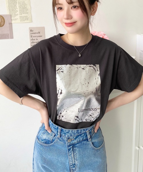 moment+(モーメントプラス)の「ヴィンテージライク箔プリント半袖Tシャツ(Tシャツ/カットソー・レディース・オフホワイト/ブラック/チャコールグレー・M)」の13枚目の写真