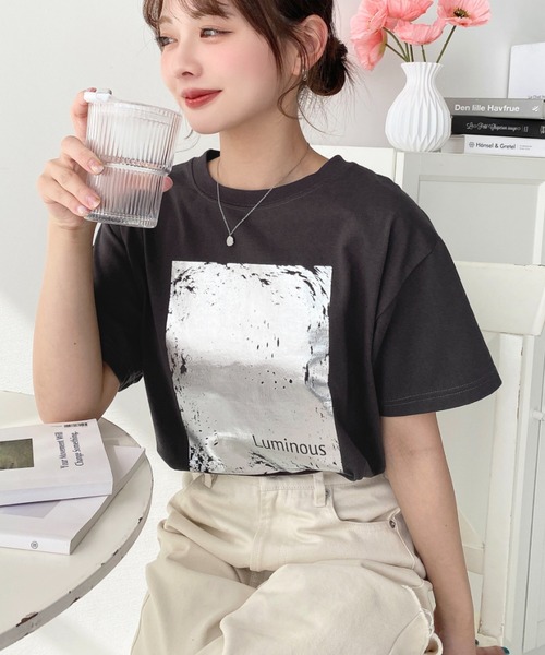 moment+(モーメントプラス)の「ヴィンテージライク箔プリント半袖Tシャツ(Tシャツ/カットソー・レディース・オフホワイト/ブラック/チャコールグレー・M)」の17枚目の写真