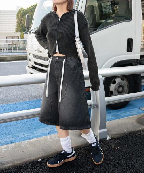 WEGO（ウィゴー）の「WEGO/ウエストドロストダブルニーバギーハーフパンツ（デニムパンツ・レディース・ブラック/コバルトブルー/ベージュ系その他・SMALL/MEDIUM）」の4枚目の写真