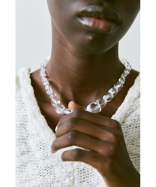 un/neu（アンノイ）の「ニュアンスクリアボリュームネックレス（ネックレス・レディース・クリア・FREE）」の4枚目の写真