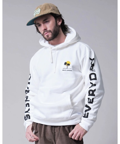 BANKS(バンクス)の「HOODIE/BANKS JOURNAL(バンクスジャーナル)袖サイドブランドロゴバックプリントパーカー(パーカー・メンズ・ダークグリーン/オフホワイト/ライトグレー・MEDIUM/LARGE/X-LARGE/SMALL)」の1枚目の写真