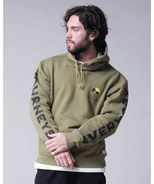 BANKS(バンクス)の「HOODIE/BANKS JOURNAL(バンクスジャーナル)袖サイドブランドロゴバックプリントパーカー(パーカー・メンズ・ダークグリーン/オフホワイト/ライトグレー・MEDIUM/LARGE/X-LARGE/SMALL)」の3枚目の写真