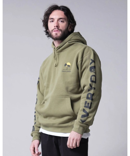 BANKS(バンクス)の「HOODIE/BANKS JOURNAL(バンクスジャーナル)袖サイドブランドロゴバックプリントパーカー(パーカー・メンズ・ダークグリーン/オフホワイト/ライトグレー・MEDIUM/LARGE/X-LARGE/SMALL)」の9枚目の写真