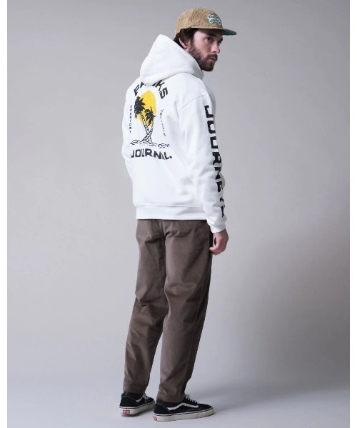 BANKS(バンクス)の「HOODIE/BANKS JOURNAL(バンクスジャーナル)袖サイドブランドロゴバックプリントパーカー(パーカー・メンズ・ダークグリーン/オフホワイト/ライトグレー・MEDIUM/LARGE/X-LARGE/SMALL)」の8枚目の写真
