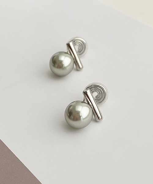 blackdia ocean（ブラックダイヤオーシャン）の「blackdia ocean メタルバー パールピアス/ イヤリング（ピアス（両耳用）・レディース・シルバー/ゴールド/シルバー系その他/ゴールド系その他/ゴールド系/シルバー系1/ゴールド系1/シルバー系・FREE）」の4枚目の写真