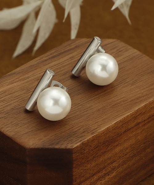 blackdia ocean（ブラックダイヤオーシャン）の「blackdia ocean メタルバー パールピアス/ イヤリング（ピアス（両耳用）・レディース・シルバー/ゴールド/シルバー系その他/ゴールド系その他/ゴールド系/シルバー系1/ゴールド系1/シルバー系・FREE）」の2枚目の写真