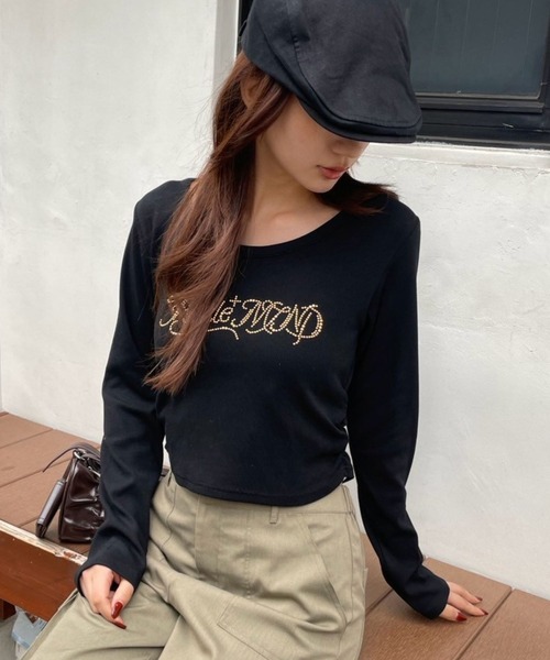 FOREVER 21(フォーエバー トゥエンティーワン)の「【2025SS】スタッズロゴTシャツ(Tシャツ/カットソー・レディース・オフホワイト/グリーン/ブラック・FREE)」の1枚目の写真