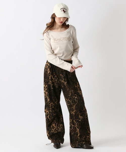 FOREVER 21(フォーエバー トゥエンティーワン)の「【2025SS】スタッズロゴTシャツ(Tシャツ/カットソー・レディース・オフホワイト/グリーン/ブラック・FREE)」の10枚目の写真