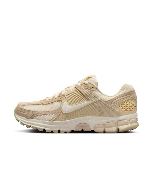 NIKE（ナイキ）の「ナイキ ズーム ボメロ 5 ウィメンズシューズ / Nike Zoom Vomero 5 Women's Shoe＜22-26cm 展開＞（スニーカー・レディース・オリーブ/プラチナム・26/25.5/22.5/22/25/24.5/24/23.5/23）」の21枚目の写真