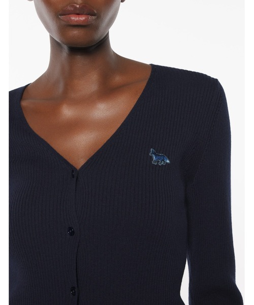 Maison Kitsune(メゾンキツネ)の「BABY FOX PATCH FINE RIBBED CARDIGAN(カーディガン/ボレロ・レディース・ピンク/ネイビー・XS/S/M/L/XL)」の9枚目の写真