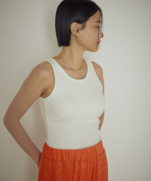 earthy（アーシー）の「BASICリブタンクトップ（タンクトップ・レディース・ブラック/ブルー/ブラウン/ホワイト・SMALL/MEDIUM）」の16枚目の写真