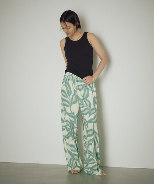 earthy（アーシー）の「BASICリブタンクトップ（タンクトップ・レディース・ブラック/ブルー/ブラウン/ホワイト・SMALL/MEDIUM）」の22枚目の写真